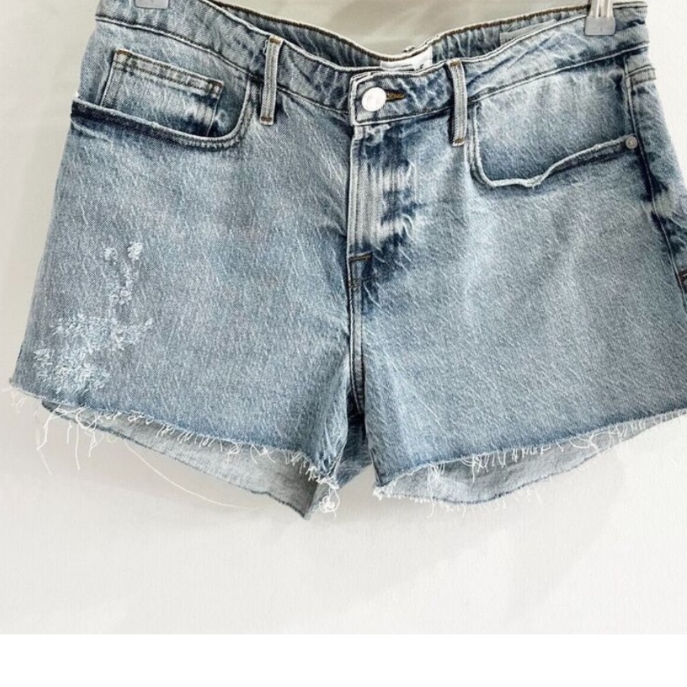 Frame Le Grand Garcon Distressed Light Wash Shorts Size 29